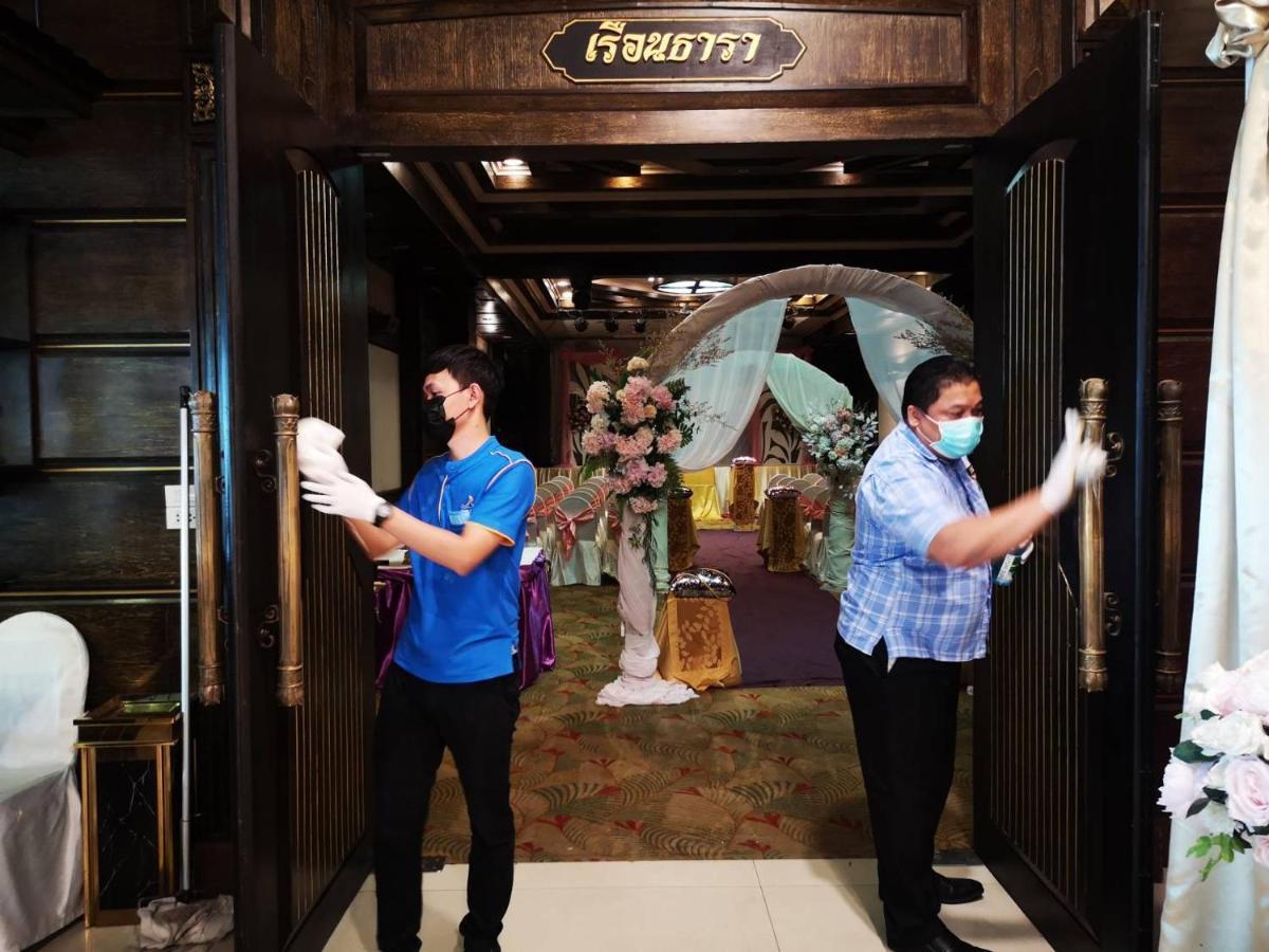 Ruean Phae Royal Park Hotel Phitsanulok Buitenkant foto