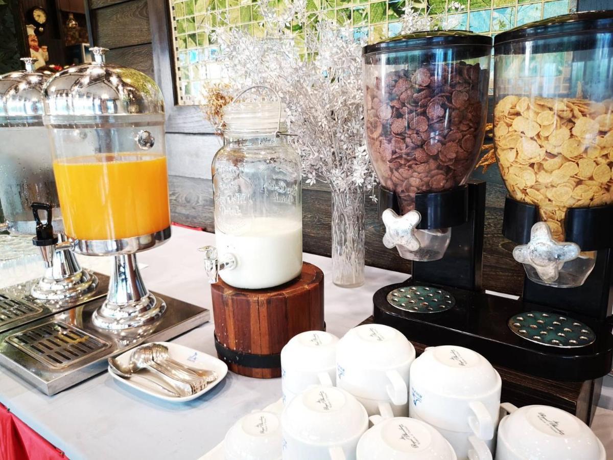 Ruean Phae Royal Park Hotel Phitsanulok Buitenkant foto