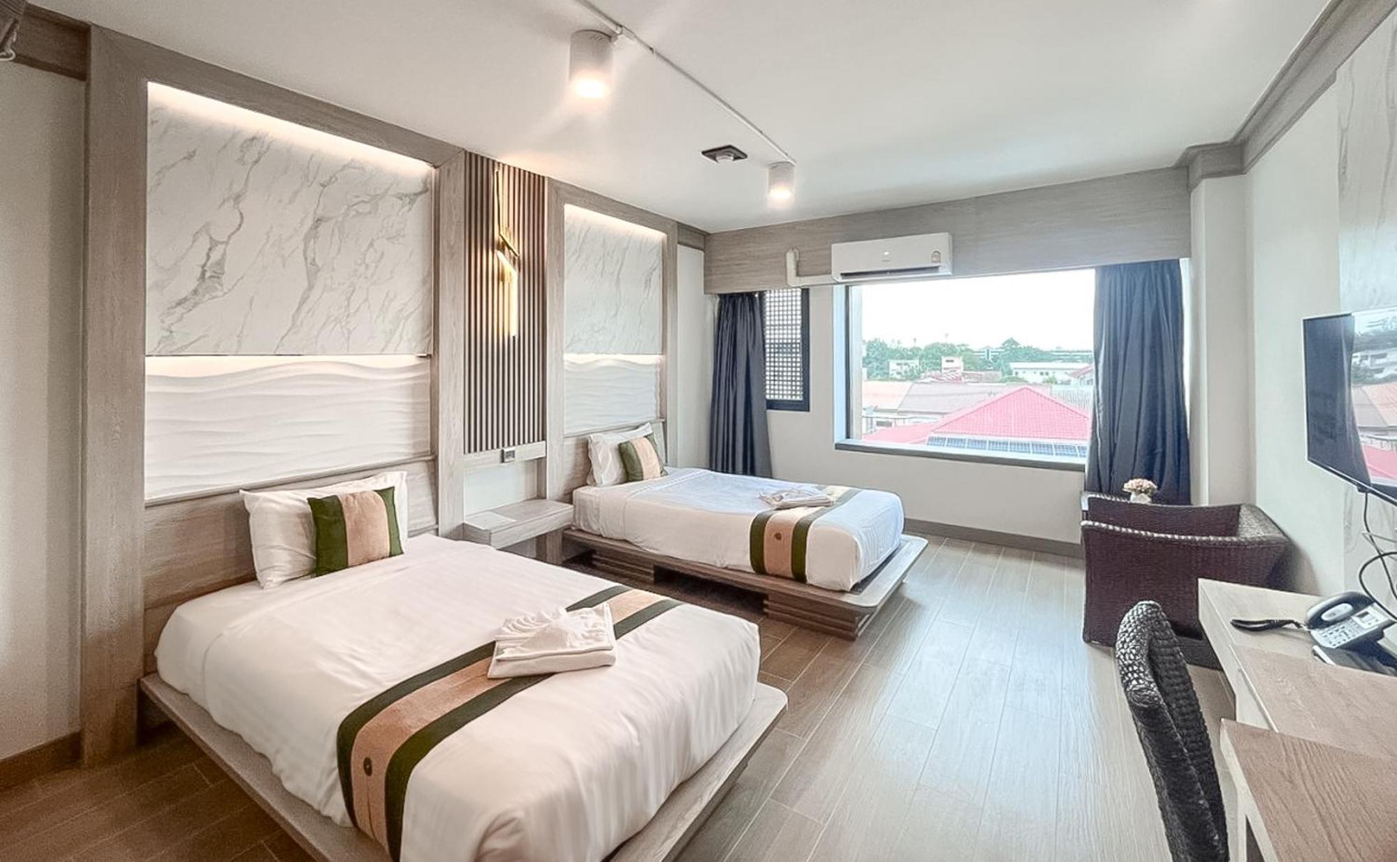 Ruean Phae Royal Park Hotel Phitsanulok Buitenkant foto