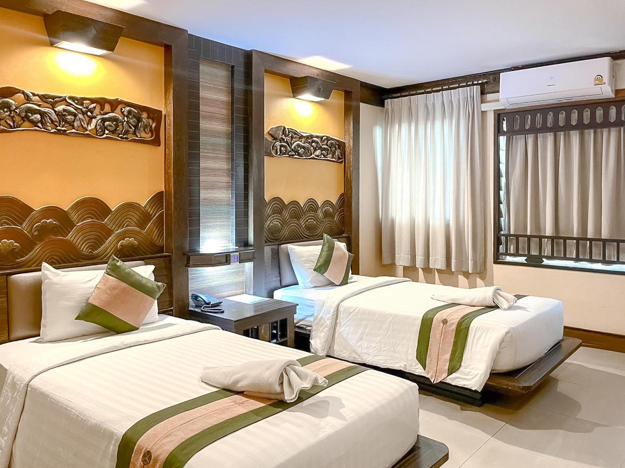 Ruean Phae Royal Park Hotel Phitsanulok Buitenkant foto