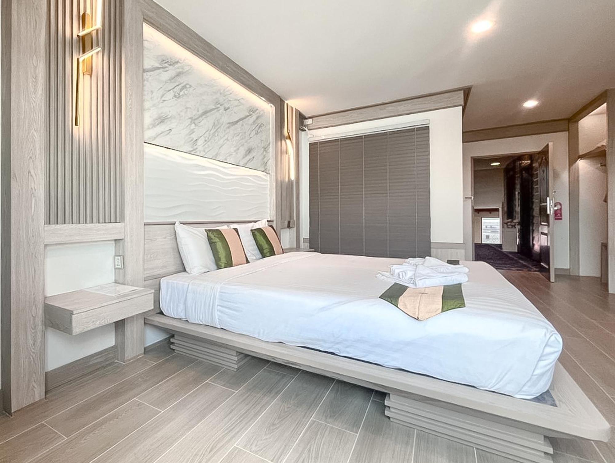 Ruean Phae Royal Park Hotel Phitsanulok Buitenkant foto