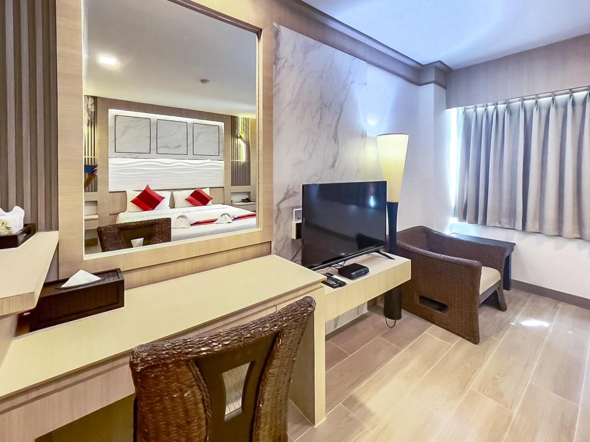 Ruean Phae Royal Park Hotel Phitsanulok Buitenkant foto