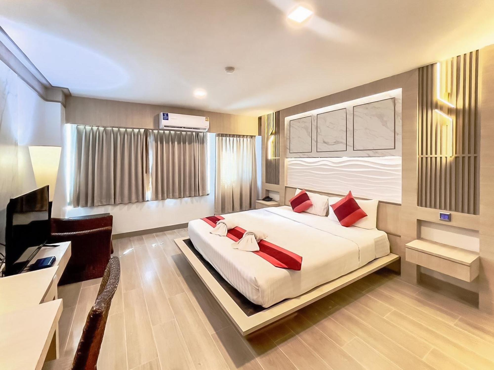 Ruean Phae Royal Park Hotel Phitsanulok Buitenkant foto