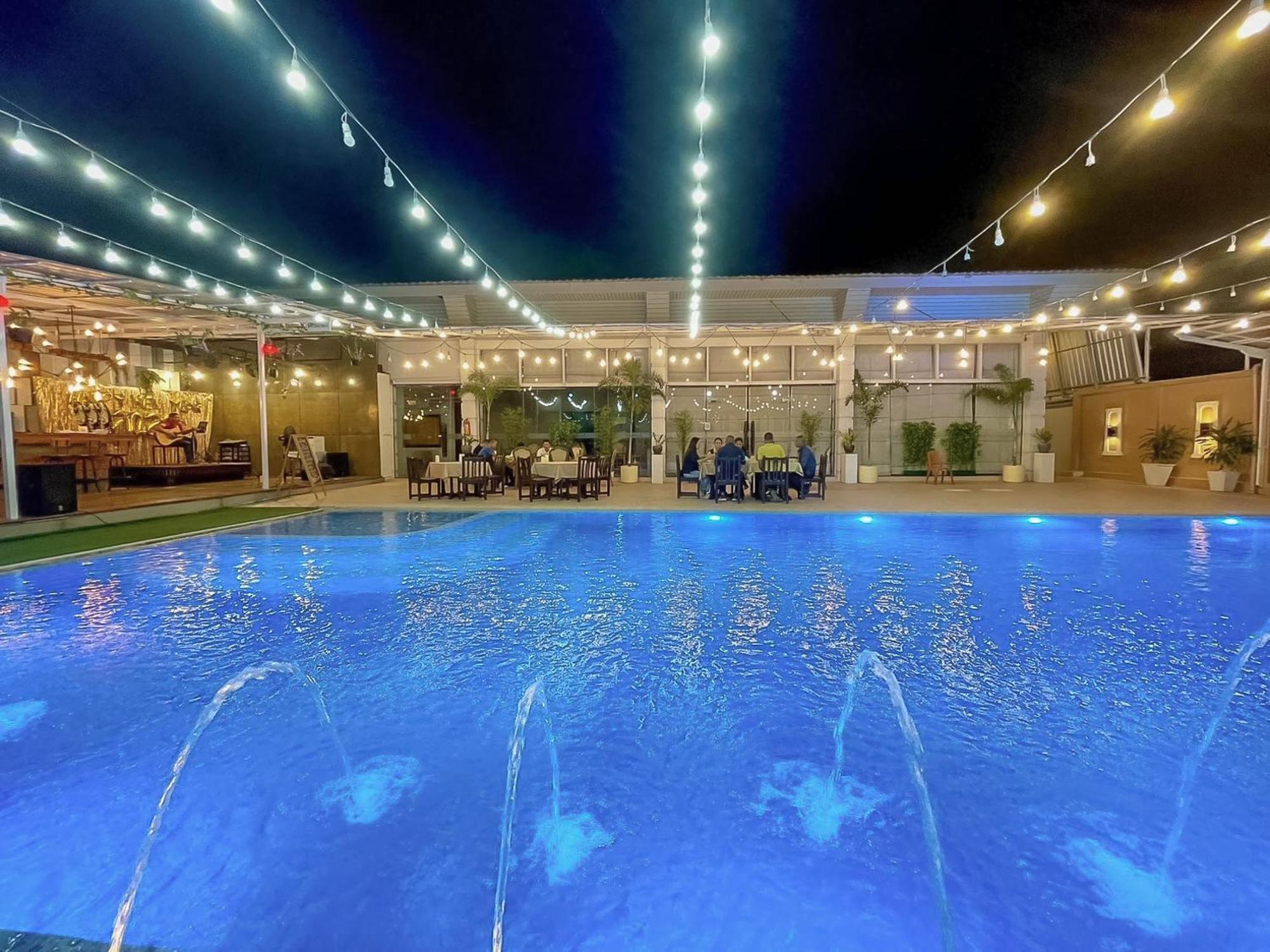 Ruean Phae Royal Park Hotel Phitsanulok Buitenkant foto