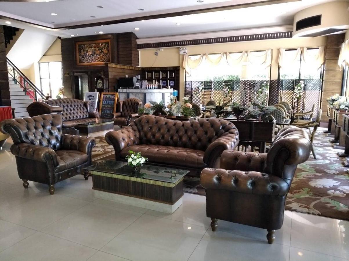 Ruean Phae Royal Park Hotel Phitsanulok Buitenkant foto